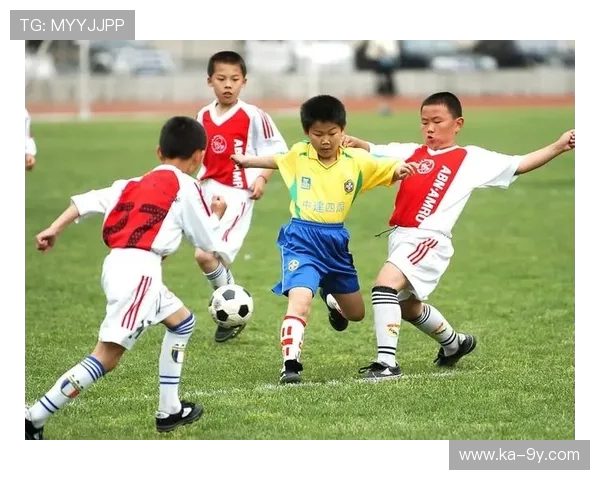 爱哭的小孩踢足球：从泪水到胜利的成长之路